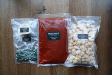 Load image into Gallery viewer, Maccheroni & Meat Sauce Family Pasta Dinner